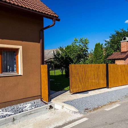 Lăzarea Eross Kulcsoshazヴィラ エクステリア 写真