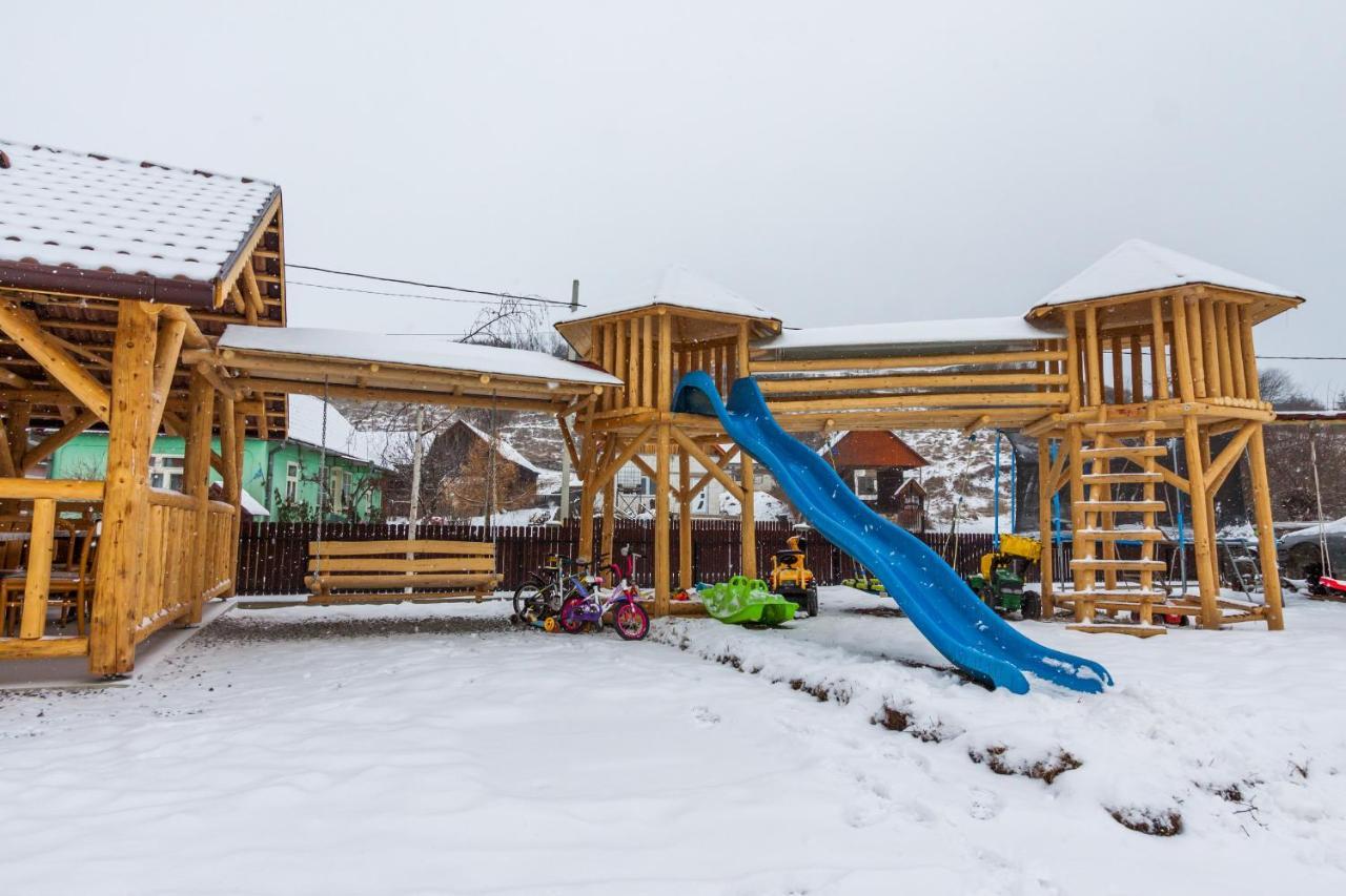 Lăzarea Eross Kulcsoshazヴィラ エクステリア 写真