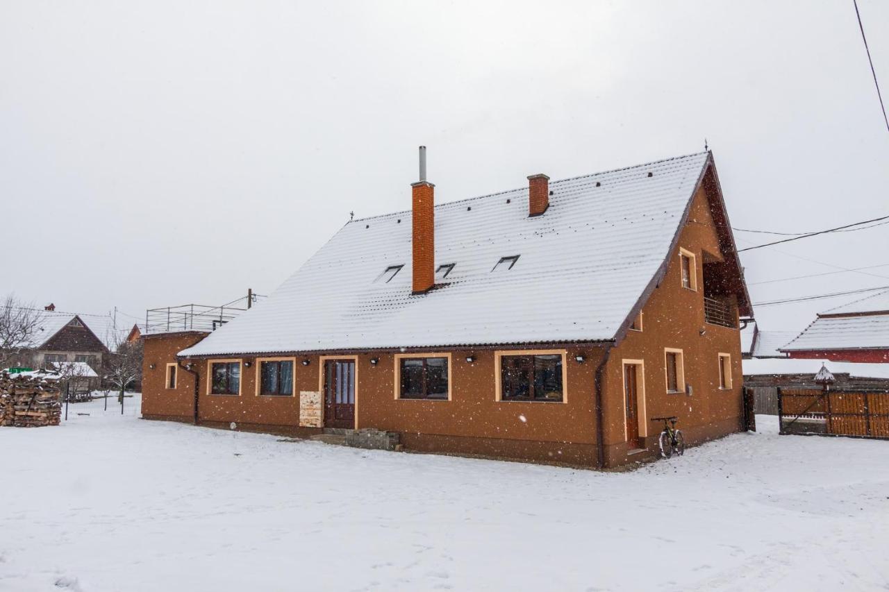 Lăzarea Eross Kulcsoshazヴィラ エクステリア 写真