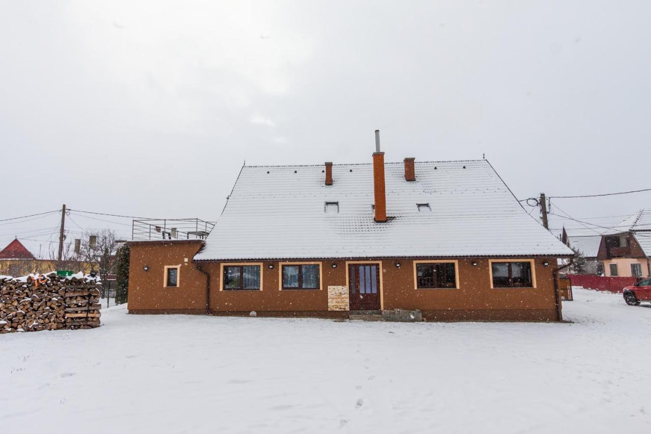 Lăzarea Eross Kulcsoshazヴィラ エクステリア 写真