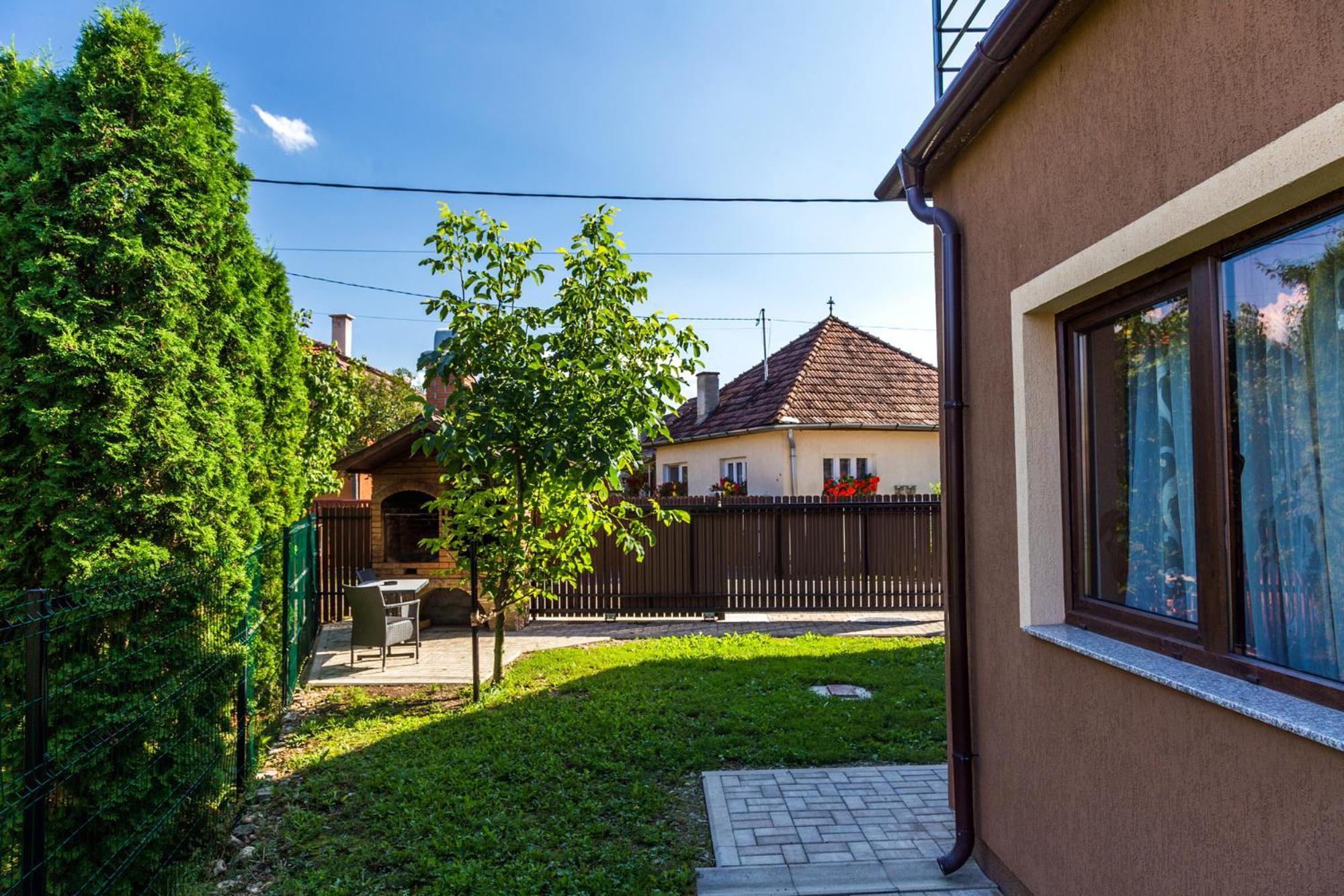 Lăzarea Eross Kulcsoshazヴィラ エクステリア 写真