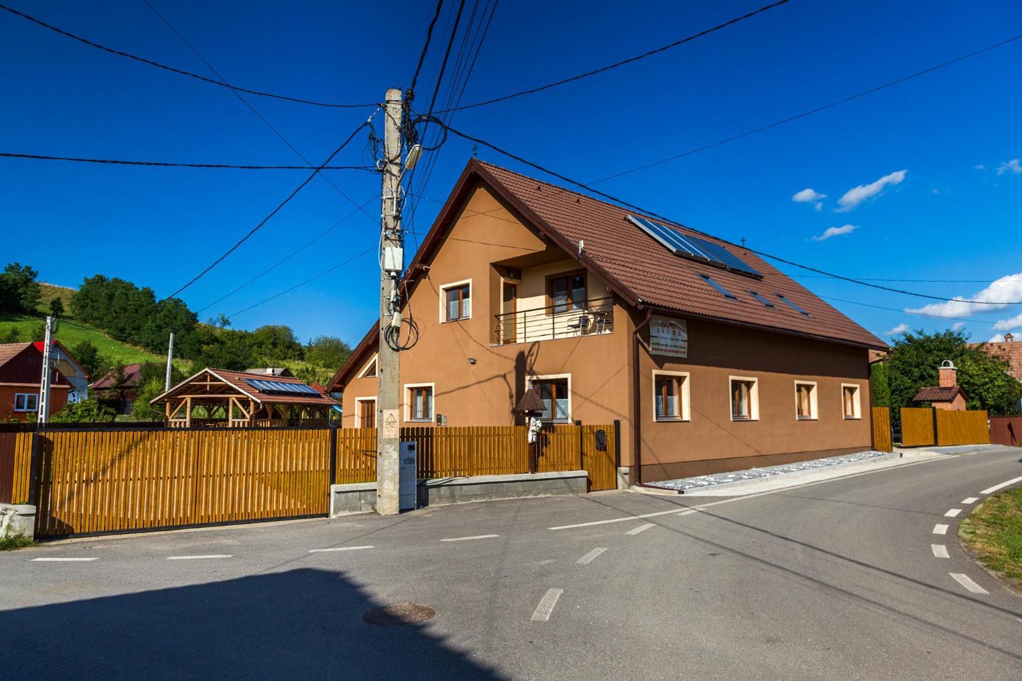 Lăzarea Eross Kulcsoshazヴィラ エクステリア 写真