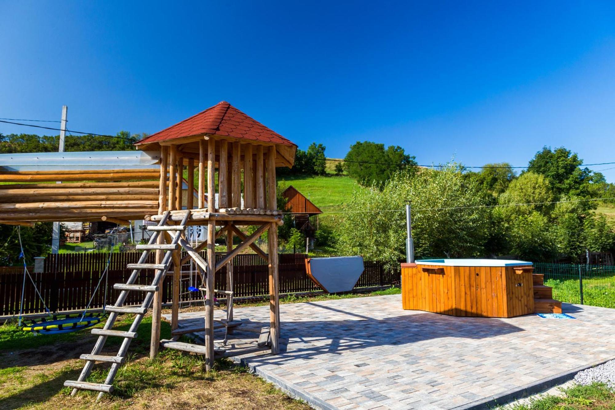 Lăzarea Eross Kulcsoshazヴィラ エクステリア 写真